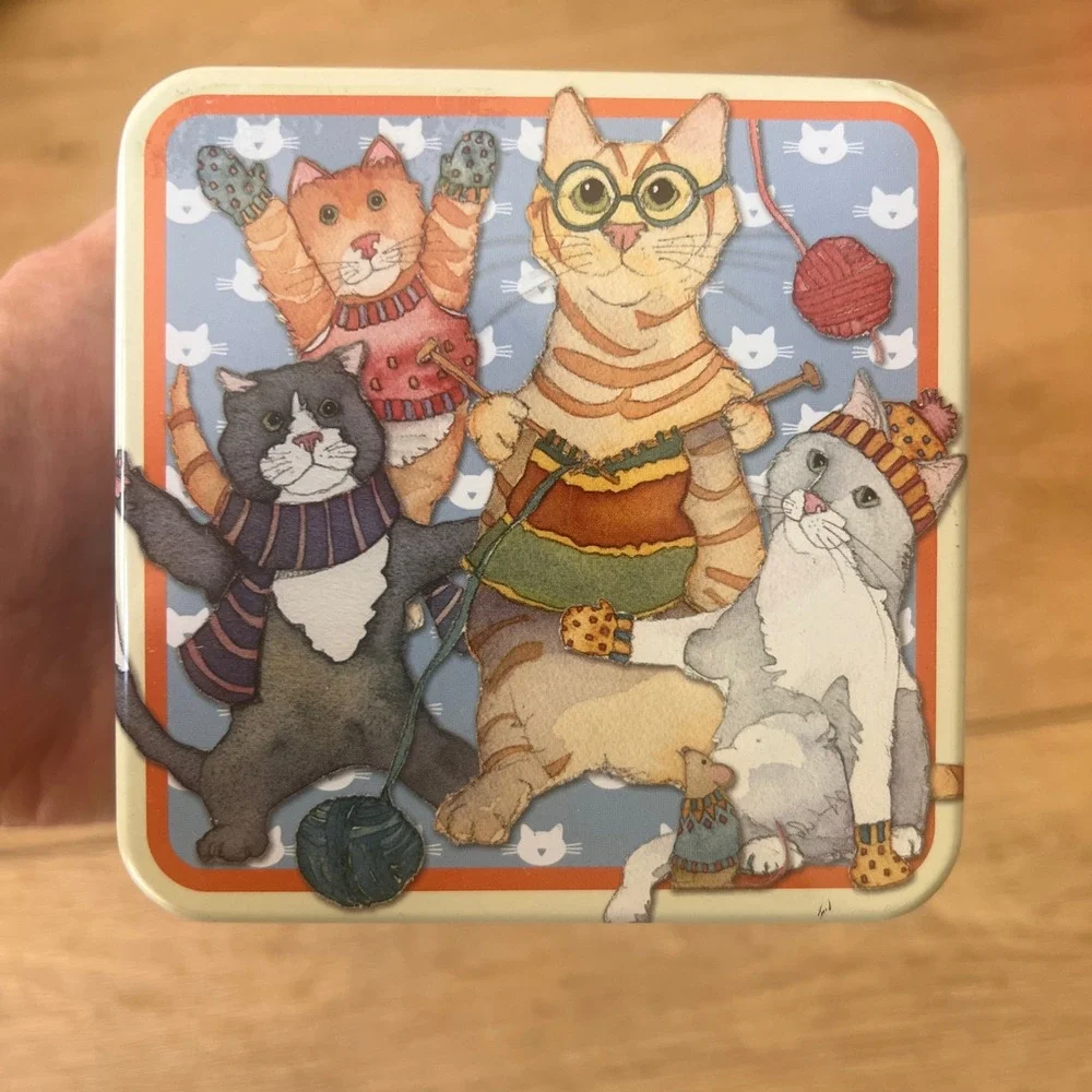 Vtg‎ Emma Ball Kittens Mittens Square Storage Tin Cat Knitting Collectible 4